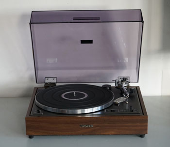 Click for more pictures! Pioneer PL12D Vintage Turntable