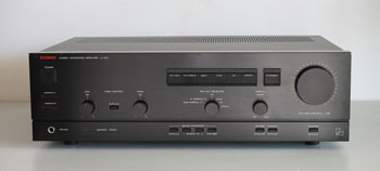 Click for more pictures! Luxman LV-102 Audiophile Amplifier