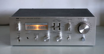 Click for more pictures! Hitachi AHA-330 Vintage Audiophile Amplifier