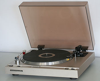 Marantz TT 2000 Direct Drive Turntable