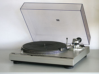 Technics SL-D33 Direct Drive Turntable