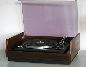Apan Belt drive turntable
