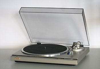 Technics SL-Q210 Quartz Lock Turntable