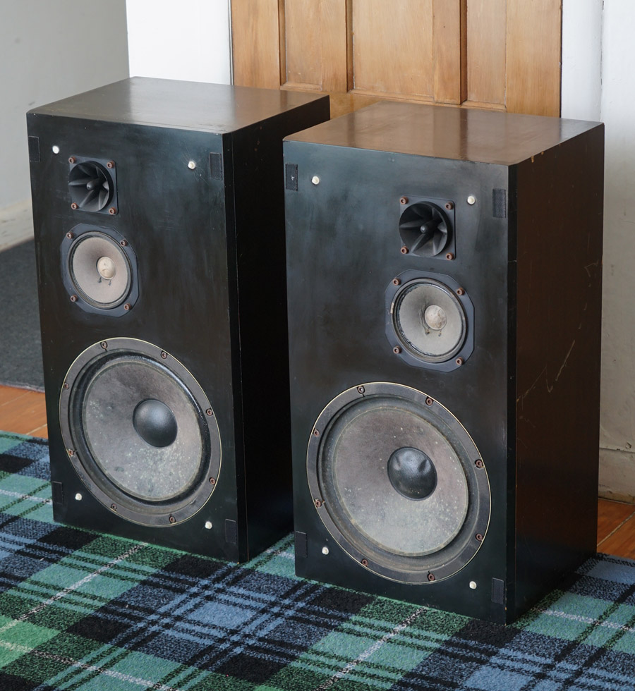 Perreaux LR390 Floor Speakers picture 1