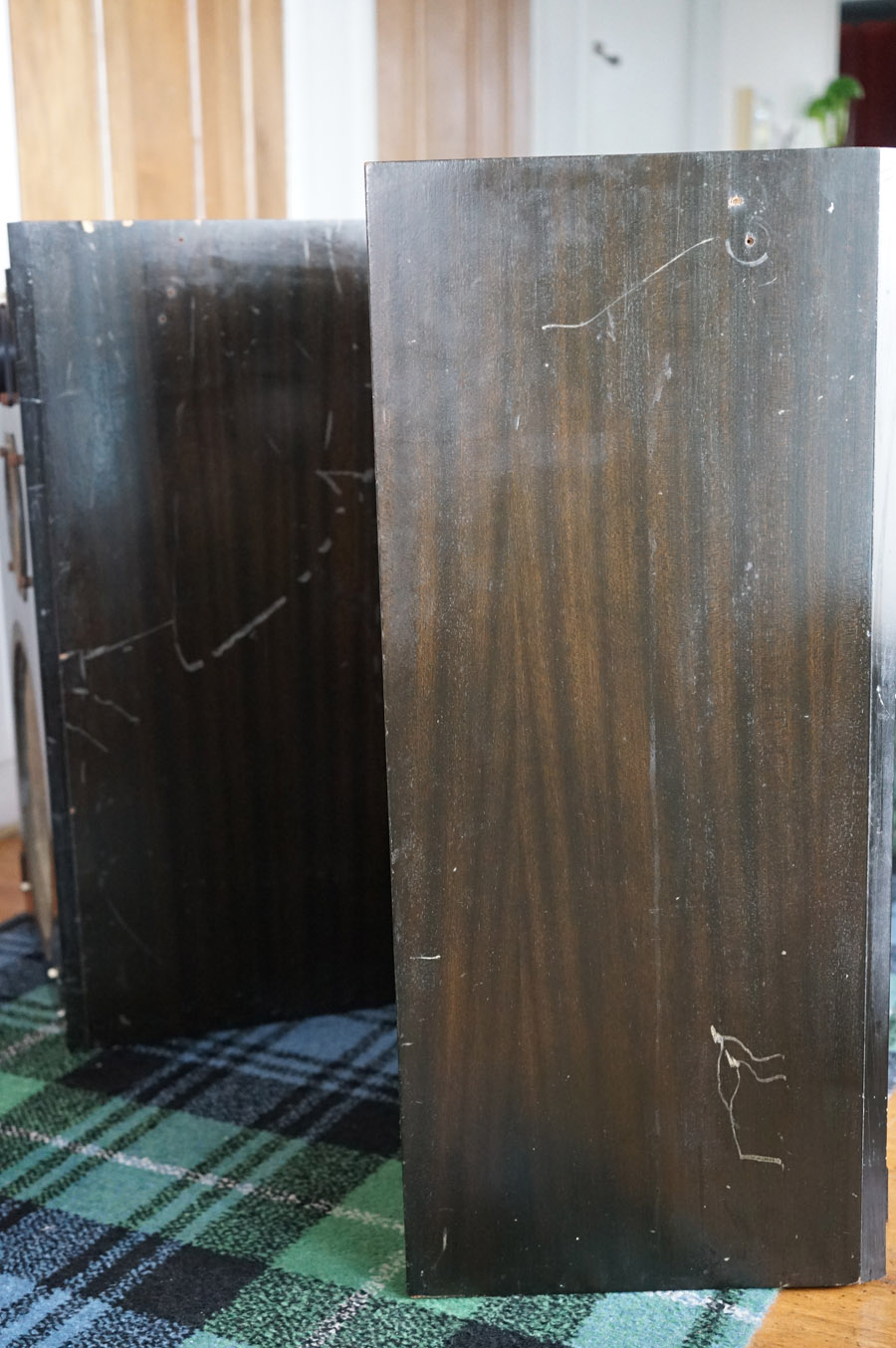Perreaux LR390 Floor Speakers picture 5