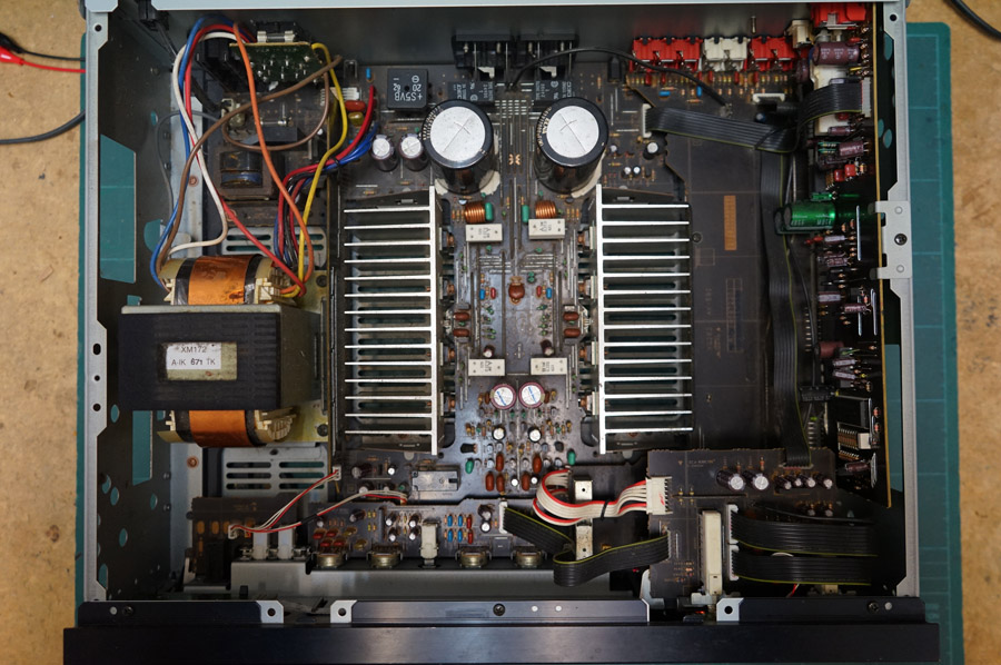Yamaha AX-590 Audiophile Amplifier picture 4