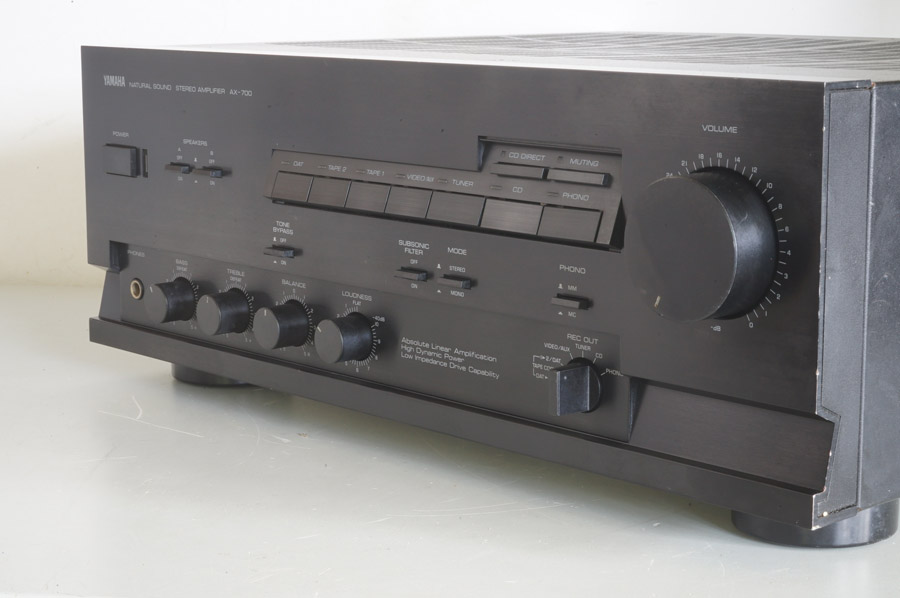 Yamaha AX-700 Audiophile Amplifier picture 2
