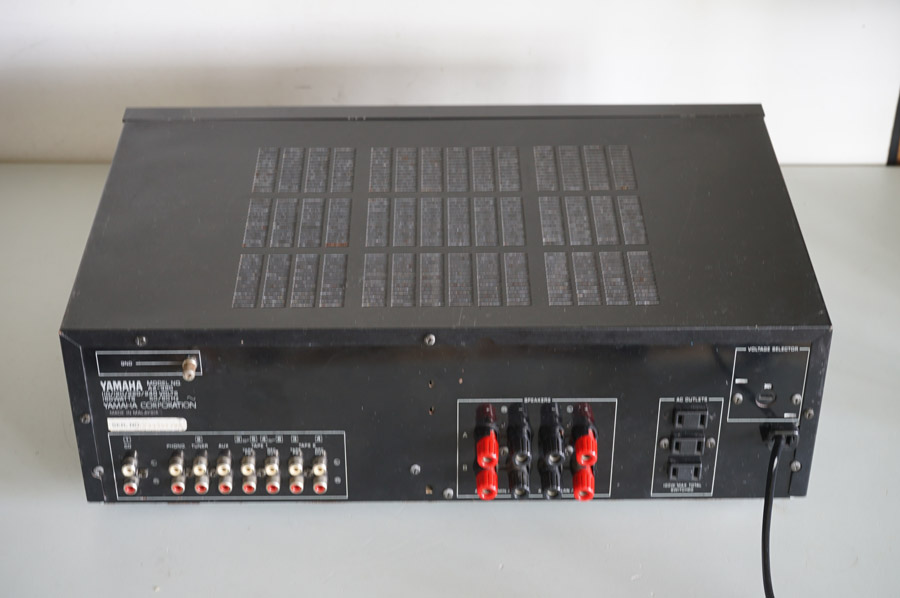 Yamaha AX-380 Audiophile Amplifier picture 2