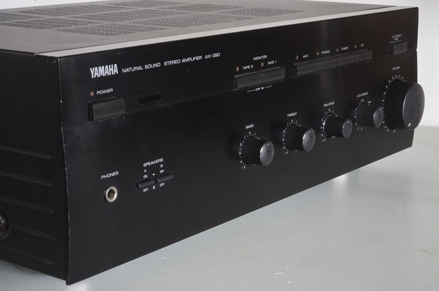 Yamaha AX-380 Audiophile Amplifier picture 3