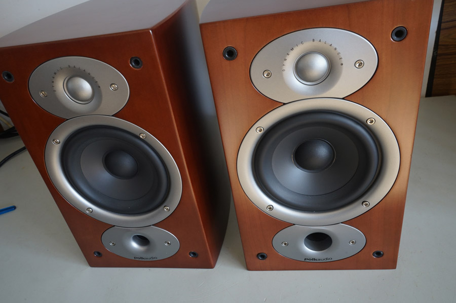 Polk RTi A1 Small Bookshelf Speakers picture 2