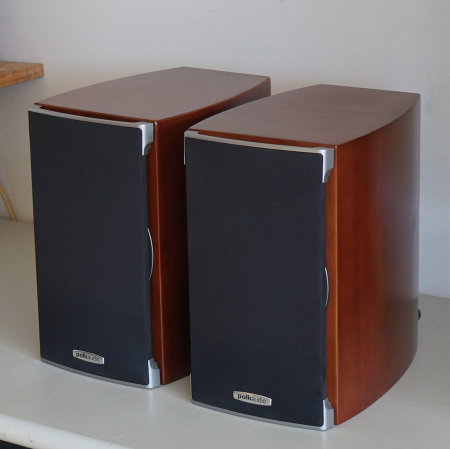 Polk RTi A1 Small Bookshelf Speakers picture 4