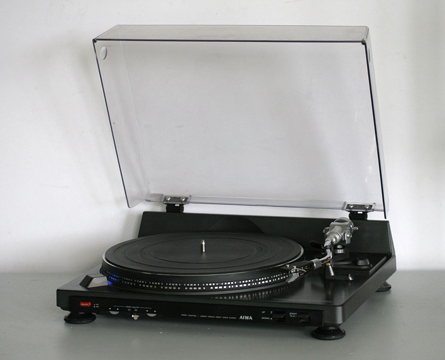 Aiwa AP-2200 Direct Drive Turntable picture 1