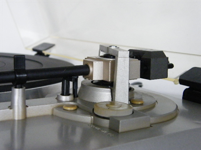 Hitachi HT40S Direct Drive Turntable picture 7