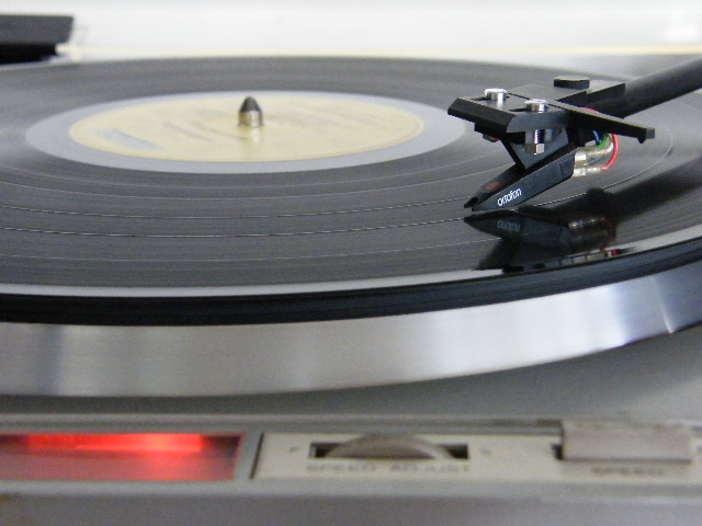 Hitachi HT40S Direct Drive Turntable picture 10