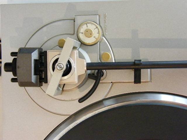 Hitachi HT40S Direct Drive Turntable picture 12