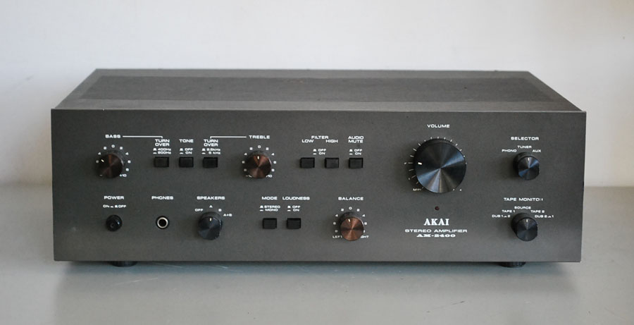 Akai AM-2400 Stereo Amplifier picture 1