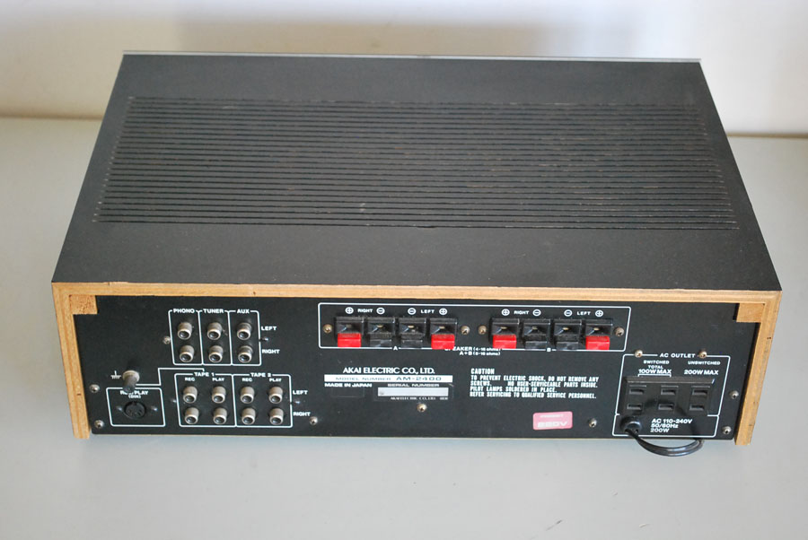 Akai AM-2400 Stereo Amplifier picture 2