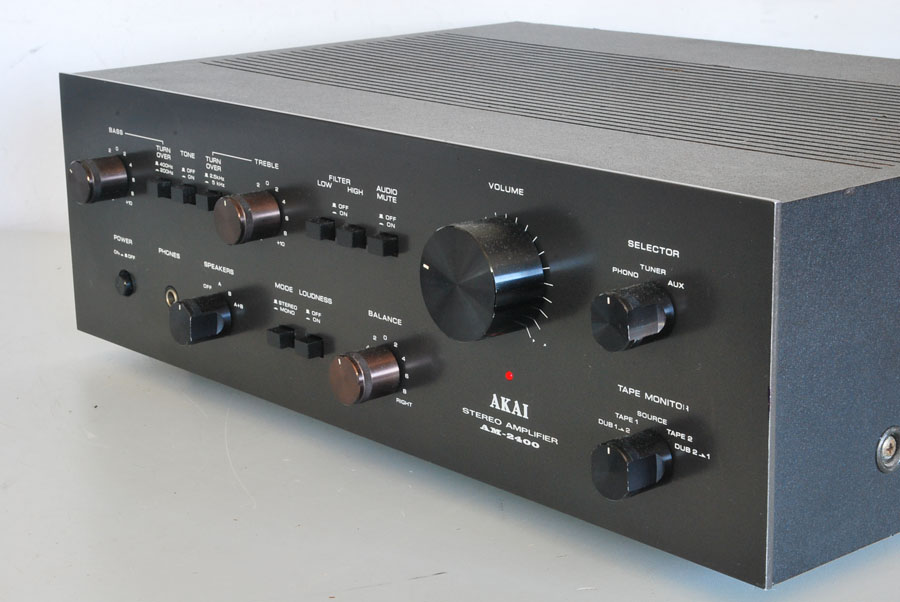 Akai AM-2400 Stereo Amplifier picture 3