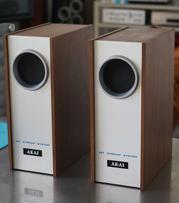 Akai SW-30 Jet Stream Speakers