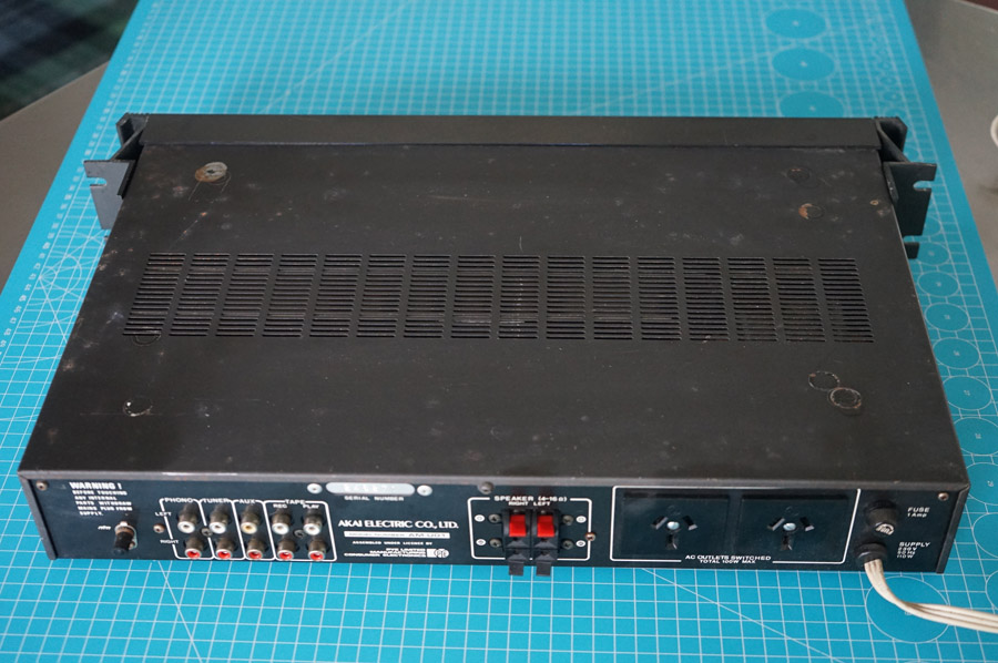 Akai AM-U01 Vintage Amplifier picture 2