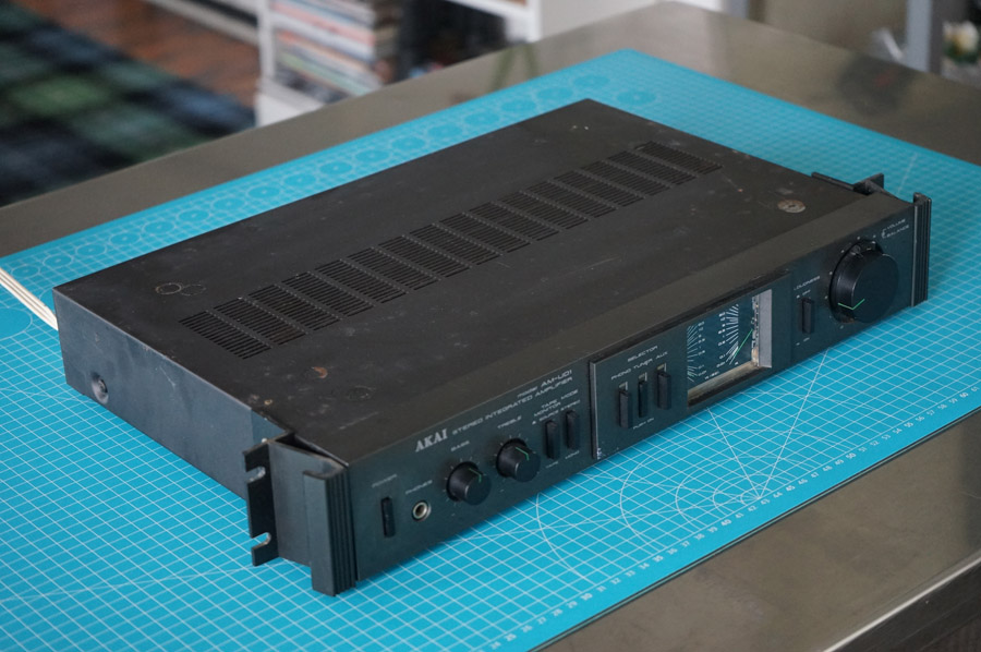 Akai AM-U01 Vintage Amplifier picture 3