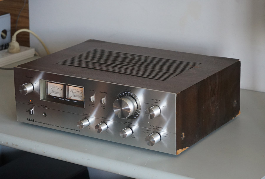 Akai AM-2450 Vintage Audiophile Amplifier picture 3