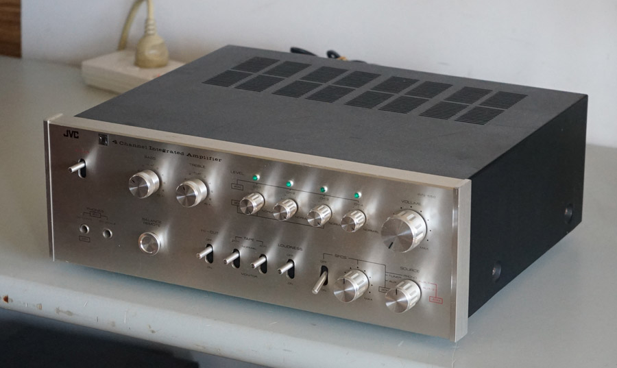 JVC 4VN-550 Vintage Audiophile Amplifier picture 2