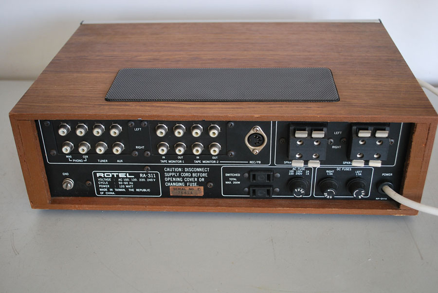 Rotel amp RA-311 - YouTube